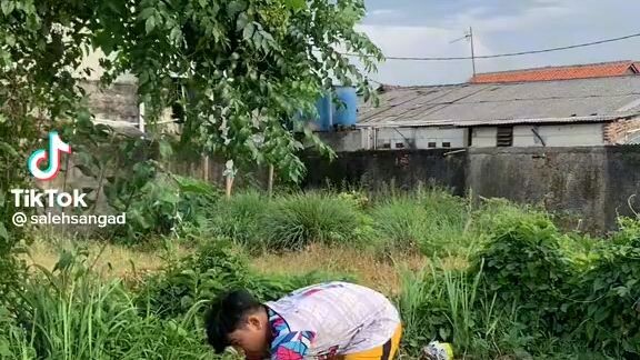 di sentet pakai lato-lato auto sakit sekali 🤣🤣🤣