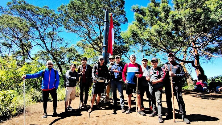 Gunung Panderman via Curah Banteng dan turun via Latar Ombo