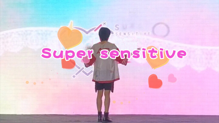 Fanboy Nhảy Bài "Super Sensitive" "A-Soul" Tại Anime Convention