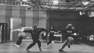 Super fierce big frame hiphop "Undrunk" cover BADA Lee