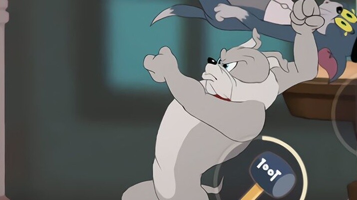 Game Mobile Tom and Jerry: Jerry dikejar oleh Tom, dan dia dengan cerdik menggunakan Spike untuk mem