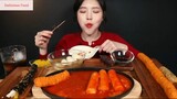 Món Hàn : Thưởng thức cơm cuộn, bánh gạo cay siêu to 4 #mukbang
