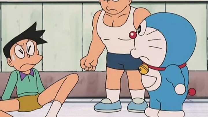 Doraemon Nobita menggunakan body clay untuk berubah menjadi pria berotot, tapi sayang dia hanya pema