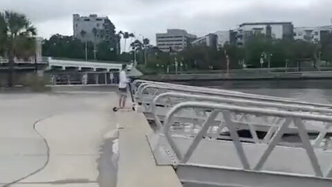 Mobilnya berfungsi dengan baik, tetapi remnya tidak berfungsi dengan baik.