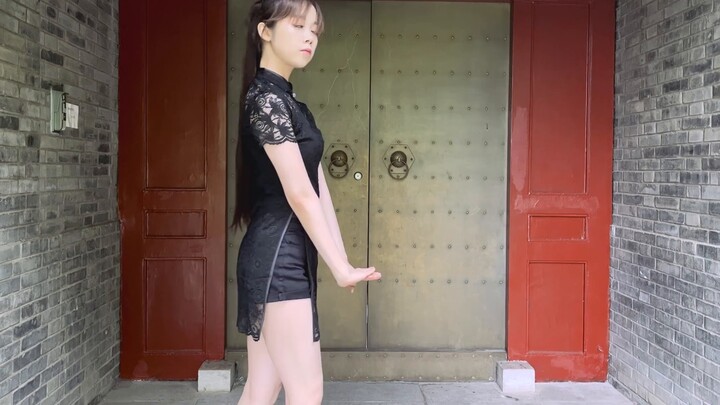 Tôi sẽ trêu bạn một cách tử tế~Uống cốc nước đáng yêu này｜Màu đỏ sườn xám kiểu Trung Quốc