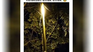 belum naik eh udah di tinggal emak... 😂