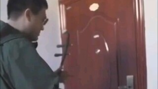 Tôi quên sinh nhật bạn gái và bị từ chối, tôi xin lỗi bằng cách chơi đàn nhị.