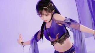 Một mặt, cô ấy trong sáng và dịu dàng, mặt khác, cô ấy quyến rũ và mê hoặc... Với một người phụ nữ n