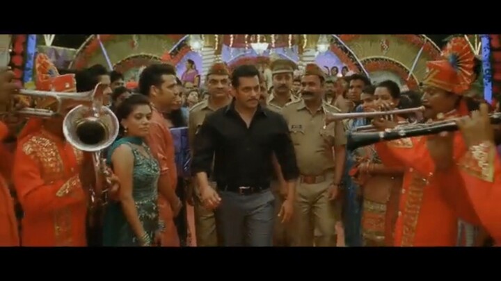 Dabangg 2. Chulbul Pandey, a brave an honest policeman gang and kidnap rajjo's life is a politician.