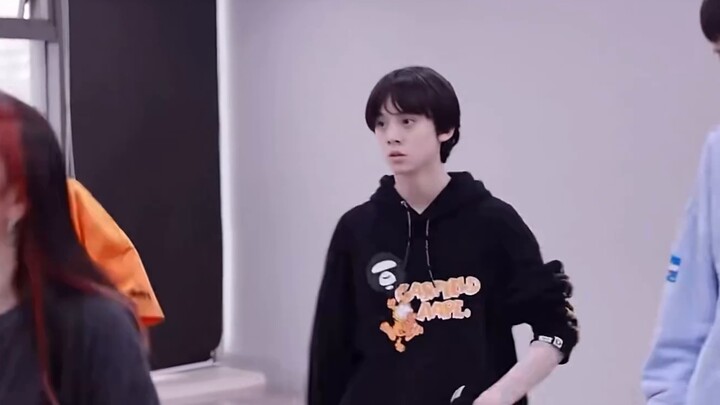 เดินตามชั้น 18 และฝึกทักษะพื้นฐานในการลดน้ำหนัก
