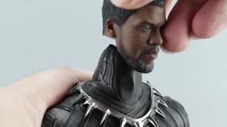 Hot Toys Black Panther 2.0 ผมอึ้งเมื่อมันถูกส่องแสงอัลตราไวโอเลต! 【รีวิวเต้าเกะ】