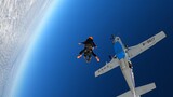 [Olahraga]Terjun Payung di Ketinggian 4000 Meter, Semoga Lancar