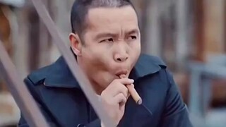 Nhị Long Hồ Hạo Ca thách thức tính khí anh cả xã hội và nắm bắt nó một cách vững chắc