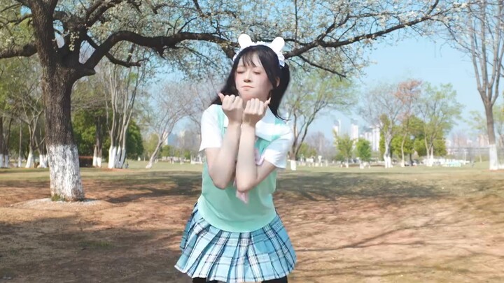 What is the cutest thing about JK girls? ⌯>𖥦<⌯