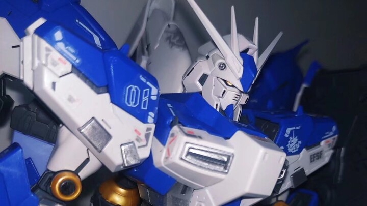 Tất cả các chiếc gundam của một cậu học sinh năm hai nghèo trung học đã mắc bẫy suốt hai năm rưỡi (t