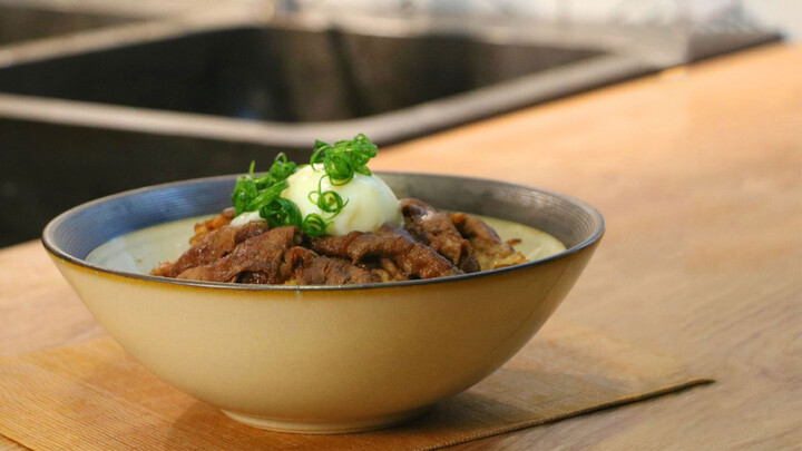 A Super Easy Way to Make Gyudon in Less Than 3 Minutes