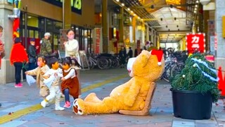 Bushman prank with Giant Teddy Bear : Bushining Christmas 2022