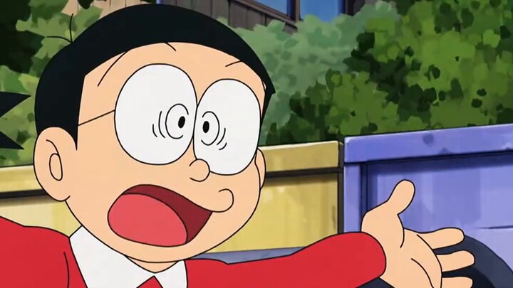 Doremon: Nobita bị nguyền rủa bởi một chiếc hộp nhạc bị nguyền rủa và không thể di chuyển. Sau khi b