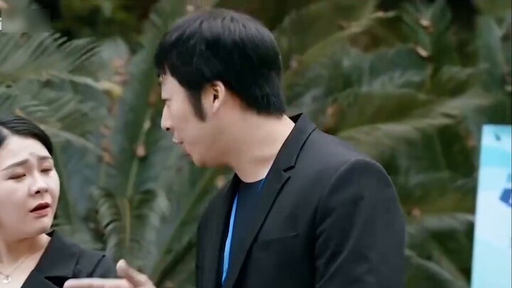 Orang kuat menjual rumah dan tidak pernah mengeluh tentang lingkungan!