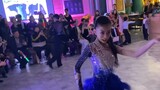 Màn trình diễn của nhóm Momo xứng danh quán quân Latin dance nổi tiếng trên Internet, với kỹ năng vũ