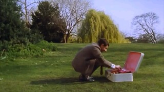 Getting Your Moneys Worth at an All You Can Eat Buffet! | Mr Bean Funny Clips | Classic Mr Bean