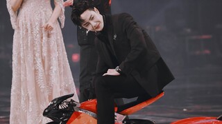 Young Boss Wang Yibo | Weibo Award Ceremony 2021