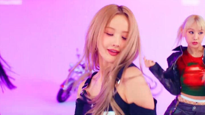 Phiên bản nhạc dance của "Shhh! +Bye My Neverland +Bad News +Nobody Knows +Midas Touch" của KISS OF 