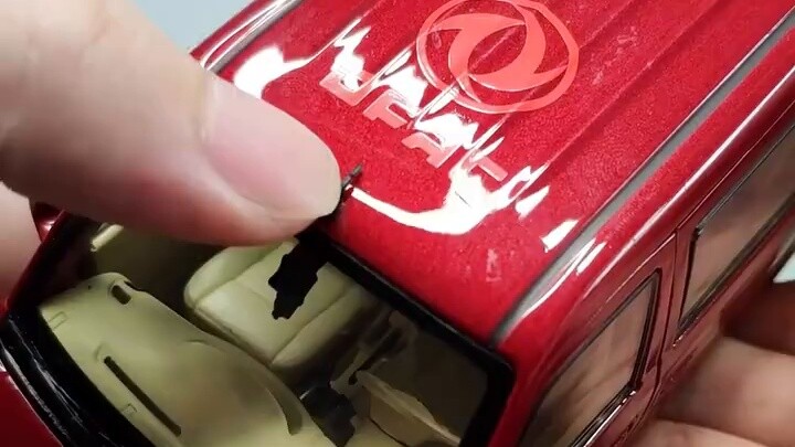 [Review] A conscientious car model! 1:24 Dongfeng Xiaokang Junfeng van alloy car model