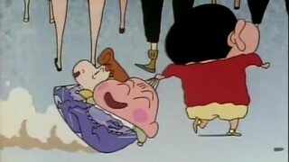 "Crayon Shin-chan" dắt em bé đi dạo? ?