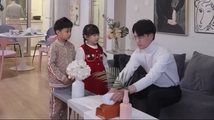 CEO ขาพิการบังเอิญก่อเร���่องกับเด็กชายกังฟูสุดเทพ โดยไม่รู้เลยว่านั่นคือลูกแท้ ๆ ของตัวเอง