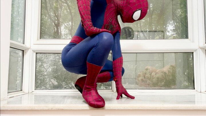 Setelan Amazing Spider-Man 2 seharga 3.200 euro