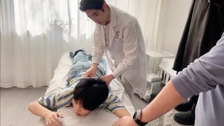 Hanya ada dua macam orang di tempat kejadian, satu di Auntie Smile dan lainnya di Hong Wen.