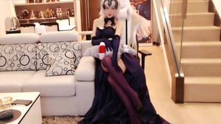 Kehidupan|Cosplay Jadi Alter, Sang Dewi, Kelihatannya Sangat Cerdas