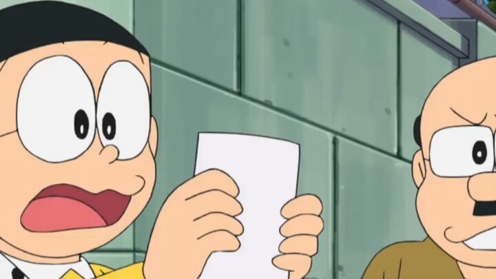 Nobita menggunakan alat peraga Blue Fatty, amplop merah pinus, bambu, dan plum untuk mendapatkan uan
