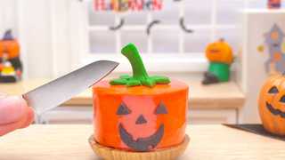 Last Minute Halloween Treats Miniature PUMPKIN CAKE Decorating Halloween Treats By Tiny Cakes