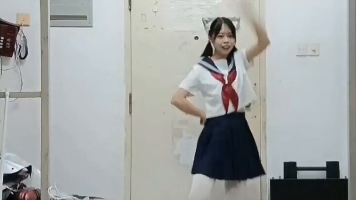 [Nanako] Mengenakan sutra putih di asrama light jio menari synth