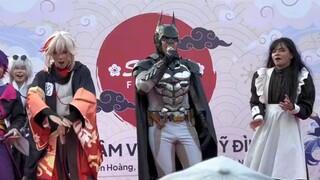 anh batman cháy nhất fes.