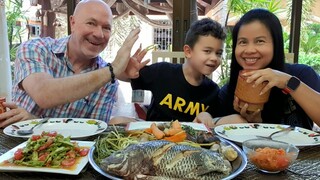 Yummy Steamed Big Fish Vegetables กินส้มตำปลานิลตัวใหญ่นึ่งกับผักสมุนไพร