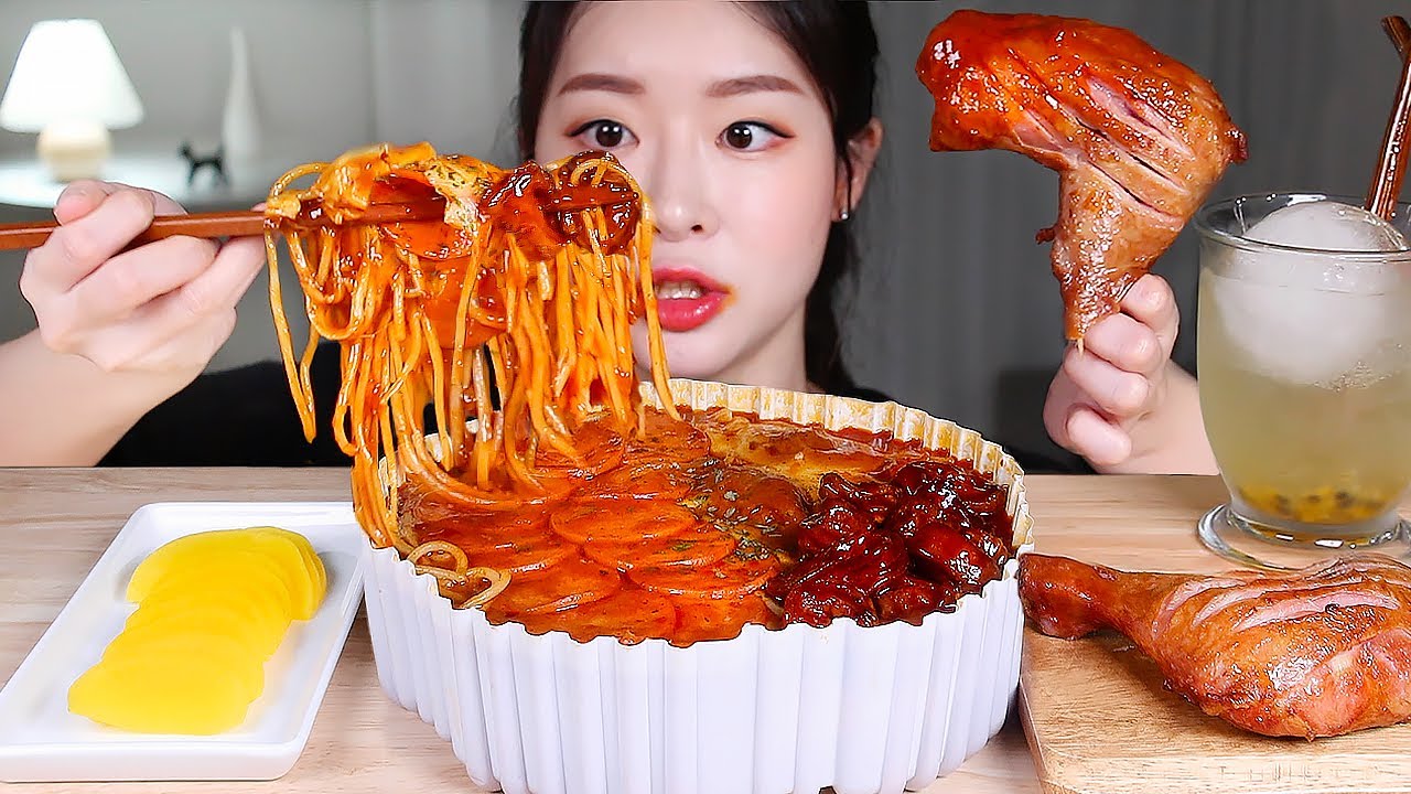 K-스파게티의 끝판왕! ☆매운 돼지게티☆ 이거슨 매운 국물게티 ❤️🔥 불막창 페퍼로니 미트볼 닭다리 먹방 | KOREAN SPICY TOMATO SPAGHETTI MUKBANG - Bilibili K-스파게티의 끝판왕! ☆매운 돼지게티☆ 이거슨 매운 국물게티 ❤️🔥 불막창 페퍼로니 미트볼 닭다리 먹방 | Korean Spicy Tomato Spaghetti Mukbang - Bilibili
