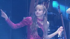 【BLACKPINK LISA】Official straight shot of LISA's cute genes sneaking out again