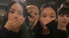 Phản ứng của BlackPink sau khi nhìn thấy hình xăm của fan (tên tiếng Hàn của JENNIE được xăm trên cơ