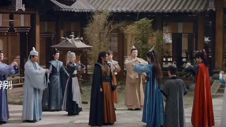 Xiao Se kembali dari memenangkan pertempuran dan menyerahkan takhta kepada Raja Bai, dan berkeliling