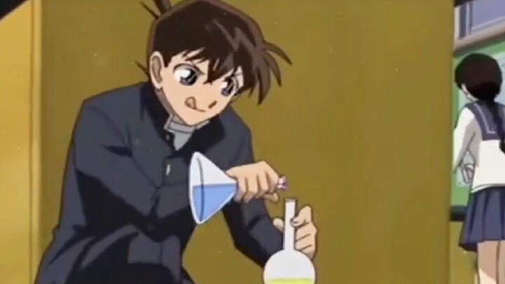 When he was in junior high school, Shinichi really looked like Kaito, a childish feeling