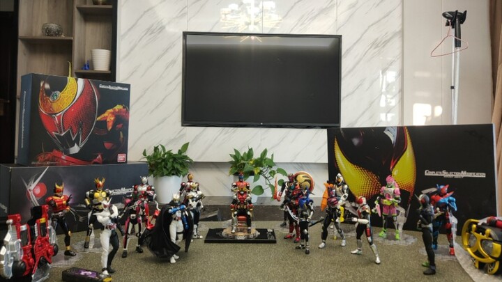 I started playing Bandai Kamen Rider for four months and collected CSM and villains