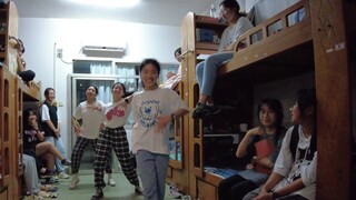 The first high school student dormitory KPOP random dance (feat. Noisy roommates)