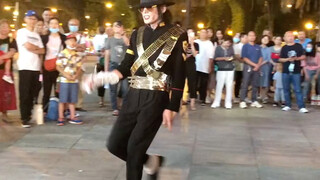 Michael Jackson Cai Jun (imitasi jalanan Chengdu Jinhua Wanda)