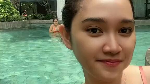 Ngolam Sore 🤍🤍🤍 #girls #girl #beauty #beautiful #swim #swimsuit #fyp #foryou #foryoupage