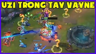 Đây chính là kỹ năng thượng thừa của Uzi trong tay Vayne, Pha thoát thân ngoạn mục của Faker