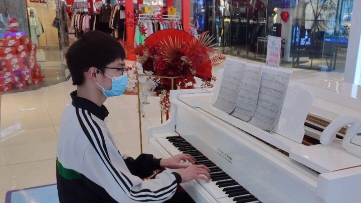 【Piano】Kenangan masa kecil! Up benar-benar memainkan lagu tema Pleasant Goat dengan piano di jalan