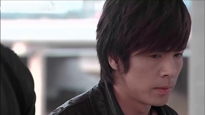 [บ่นเรื่องชุดเกราะ] พลังต่อสู้ของเขานั้นแข็งแกร่งมากและประสิทธิภาพการทำงานของเขาก็ไม่ได้อ่อนแอ แต่ทำ